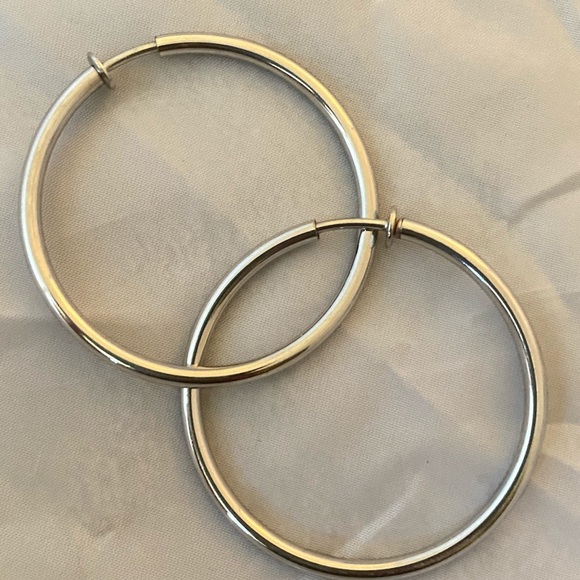 Clip on hoop earrings - Picture 1 of 2